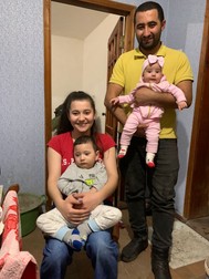 Esmira și Elvin, împreună cu Ali și micuța Aida, copiii lor.