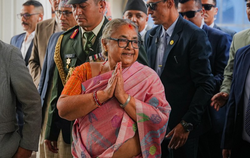 Sushila Karki, aleasă de Gen Z pe Discord, a făcut închisoare după ce a luptat împreună cu soțul său să doboare monarhia din Nepal