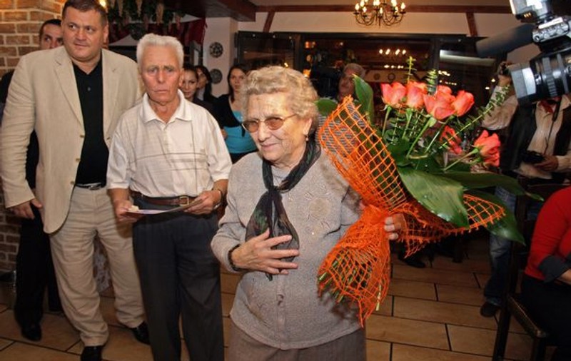Peste 250 de cupluri din Capitală premiate cu 500 de lei. Află de ce!