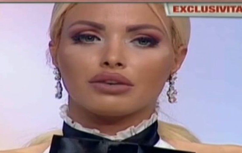 Loredana Chivu a trecut prin momente șocante! Pipăită pe sâni de un brancardier, în lift