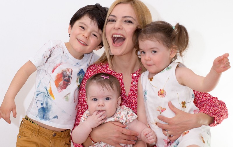 Lavinia Petrea și-a făcut curaj și pleacă în vacanță cu cei trei copii: “Am găsit o căsuță pe o plajă din Grecia, izolată”