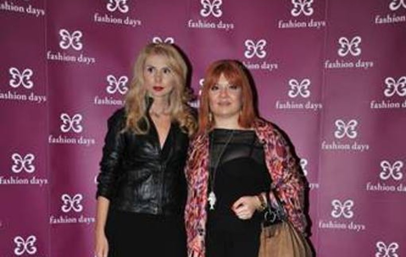 Designerul Clara Rotescu îşi prezintă colecţiile de modă la Londra