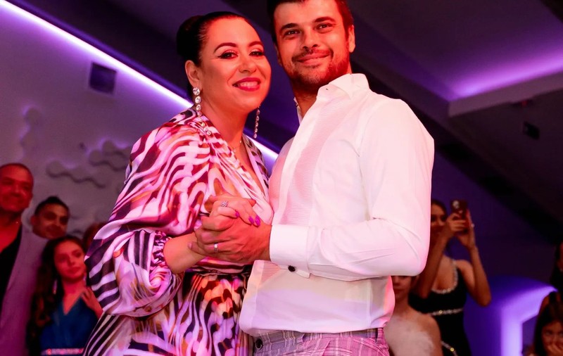 Oana Roman și Marius Elisei au divorțat, dar sunt împreună. De ce nu mai vrea vedeta să se recăsătorească. „M-am lăsat păgubașă”