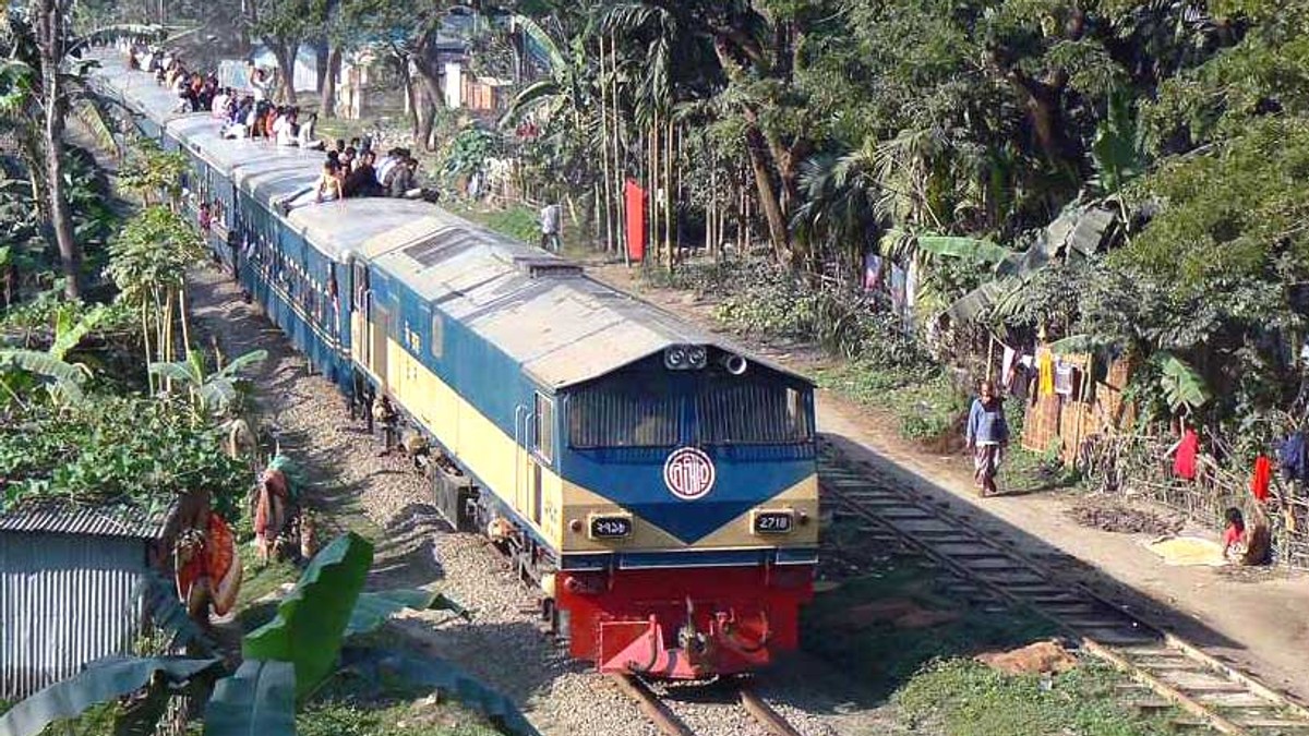 Carnagiu în India. Peste 50 de morți și mai mult de 200 de răniți după ce un tren a intrat în plin în mulțime