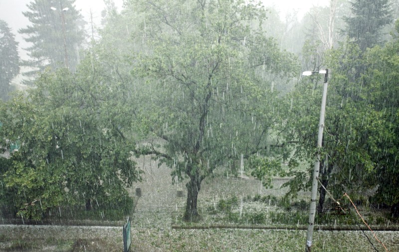 Prognoza meteo ANM pentru următoarea lună. Când scăpăm de ploi, grindină și vijelii