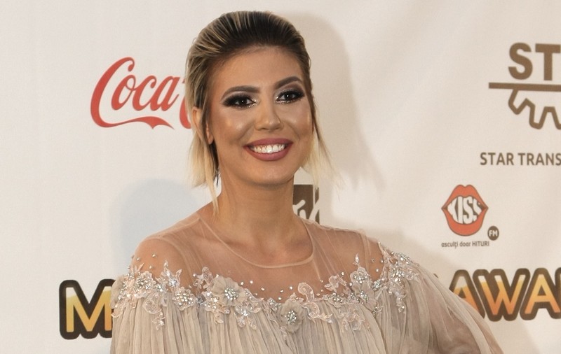 Sore s-a ”rotunjit”! Uite cum s-a îmbrăcat la Media Music Awards | FOTO