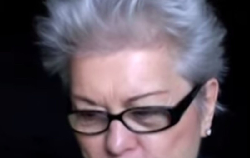 Cea mai perversă MAMAIE! La 85 de ani, dezvăluie motivul pentru care este bine SĂ FACI ANALINGUS!