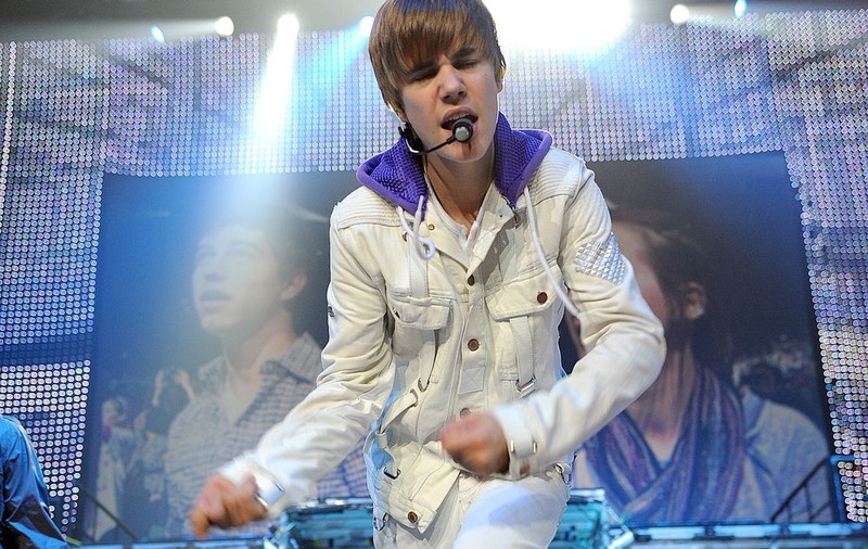 Justin Bieber, impresionat de orfanii din România: "Vreau să le ofer o îmbrăţişare"