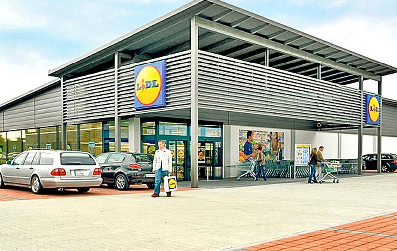 Zeci de magazine Lidl au fost închise temporar. Neregulile depistate la controalele ANPC și răspunsul companiei