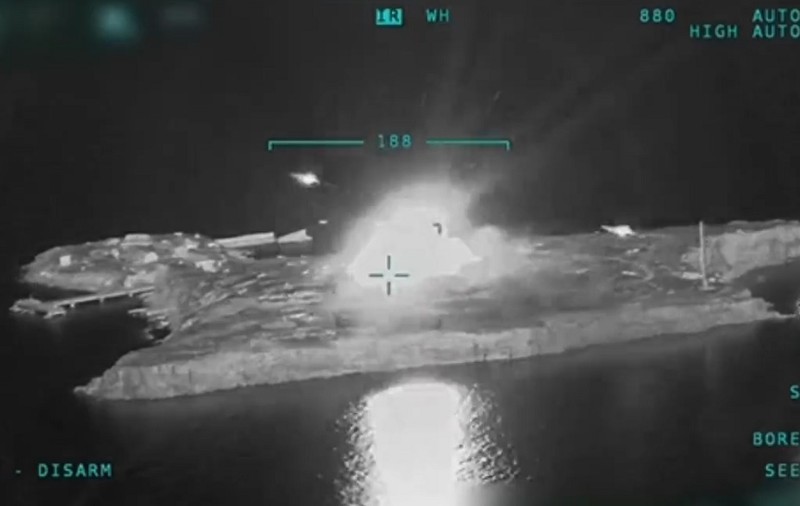 VIDEO| Momentul când două avioane ucrainene Su-27 bombardează forțele ruse de pe Insula Șerpilor