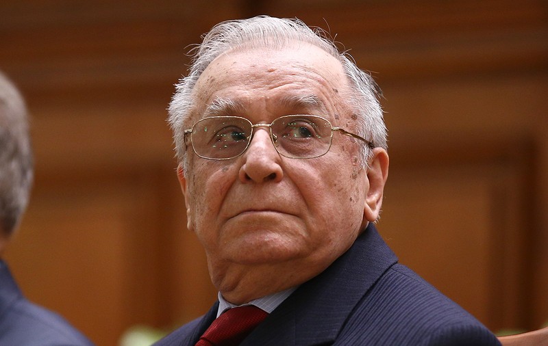 Ion Iliescu ar putea să rămână fără certificatul de revoluționar. Motivul pentru care autoritățile cer anularea documentului