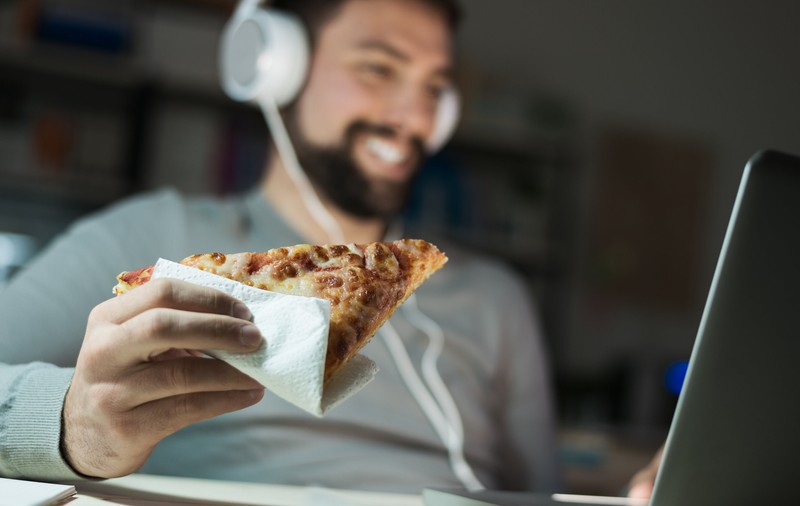 Ce alimente pot provoca insomnii