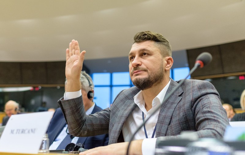 INTERVIU. Cum se apără fostul europarlamentar PNL acuzat de DNA că a făcut presiuni pentru ca o firmă de partid să câștige o licitație