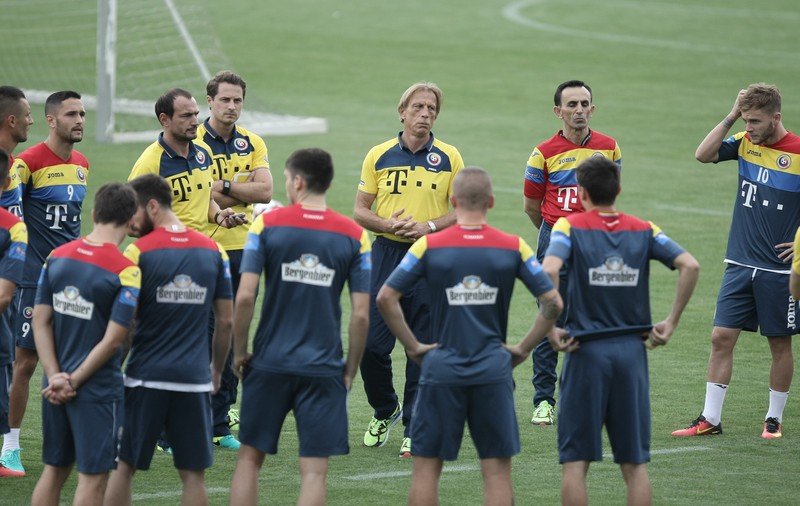 ANALIZĂ. Christoph Daum reduce nucleul de la Euro 2016. Cum au gestionat Pițurcă și Bölöni naționala după CM 98 și Euro 2000
