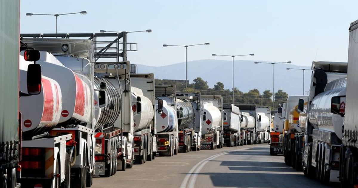 Transportatorii anunţă că măresc tarifele cu 20%, ceea ce va duce la majorarea preţurilor tuturor bunurilor de consum