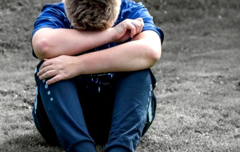 Un băiat de 11 ani din Ialomița a fost violat de un adolescent de 15 ani, în curtea unei grădinițe