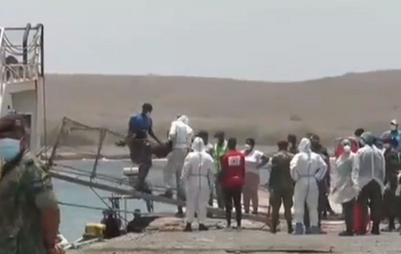 Peste 60 de oameni sunt dați dispăruți, alți 38 au fost salvați dintr-o barcă plină cu migranți, lângă coasta Capului Verde