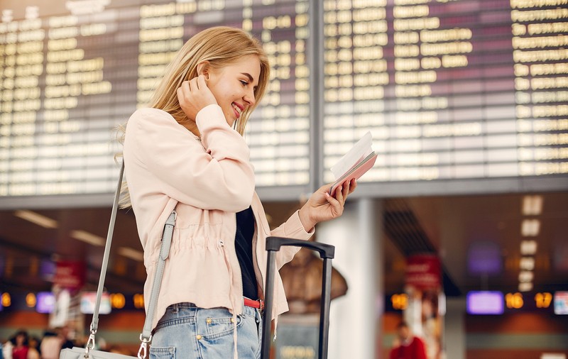 Aeroportul „Henri Coandă” are o nouă aplicație mobilă. Cum funcționează și ce beneficii oferă pasagerilor