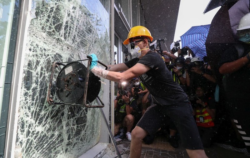 Autoritățile din Hong Kong au interzis purtarea măștilor la protestele neautorizate