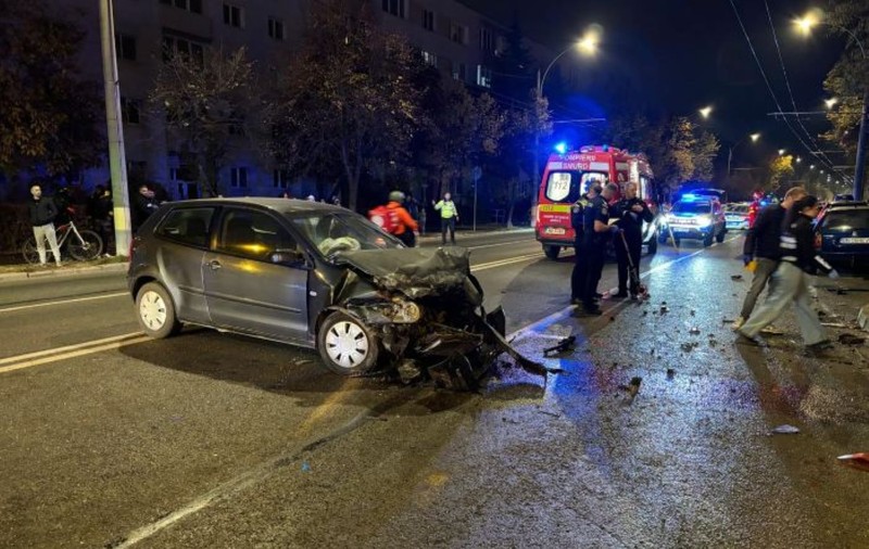 Accident mortal în Cluj-Napoca. O femeie de 63 de ani a murit, după ce o șoferiță de 28 de ani a virat la stânga și a intrat într-un alt vehicul