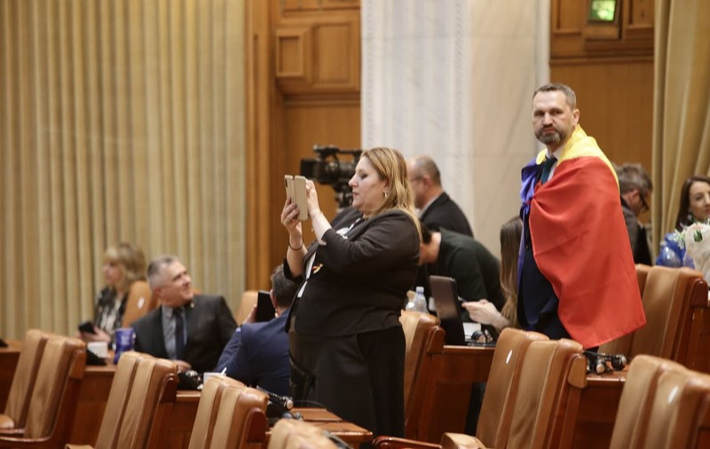 Diana Șoșoacă a ieșit din sală când a început discursul lui Zelenski: „Normal ai avea obligația să-l inviți și pe Putin”