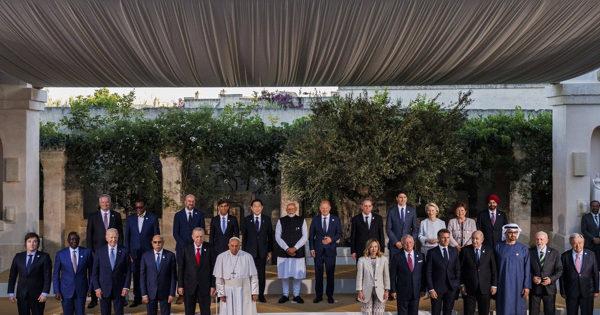 Poza de grup a liderilor prezenți la summitul G7 Foto: Profimedia