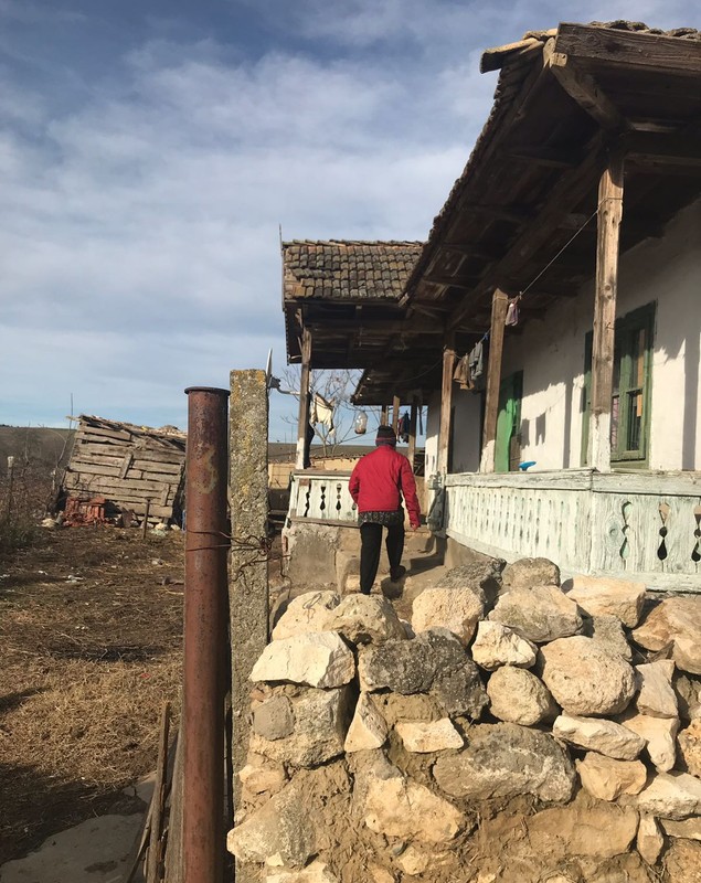 REPORTAJ: Dacă unii pozează în Bunul Samaritean doar de sărbători, ea aduce alinare tot timpul anului| FOTO