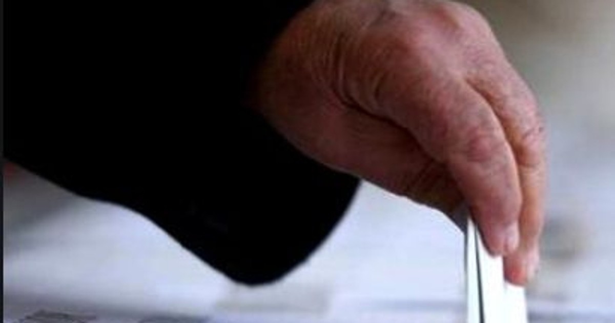 A început transportul buletinelor de vot pentru turul doi al alegerilor prezidențiale 2019. Șoferii, testați cu alcooltestul