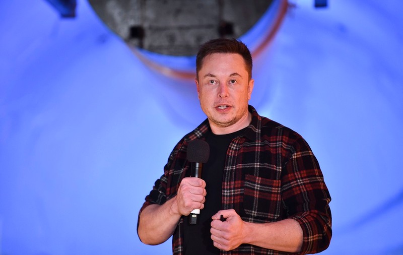 Elon Musk și scriitorul “coronasceptic” Alex Berenson vor să lanseze o publicație