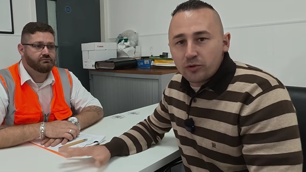 Cât câștigă un român in Irlanda ca muncitor necalificat. Sursă foto: Captură video/ Youtube/ Gigi Cristea-De la zero.