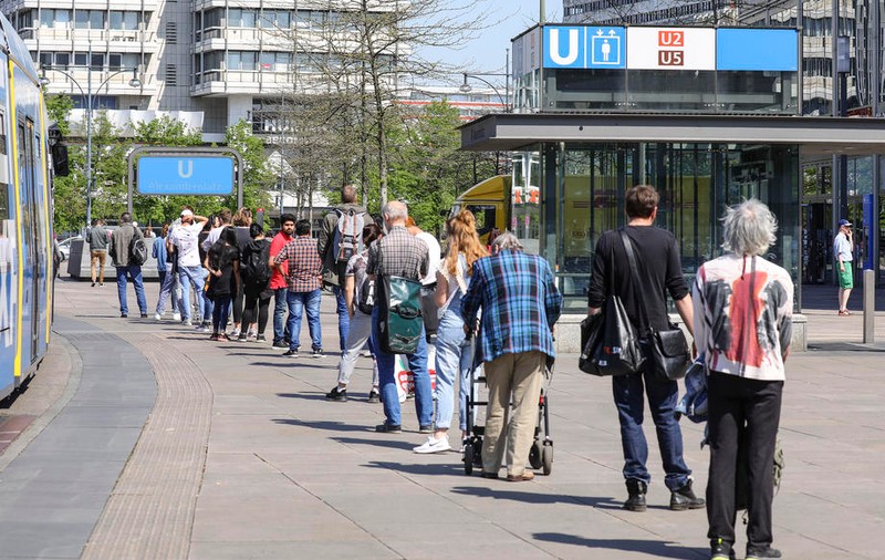 Avertisment din Germania. Apar indicii de agravare a epidemiei după ridicarea restricțiilor
