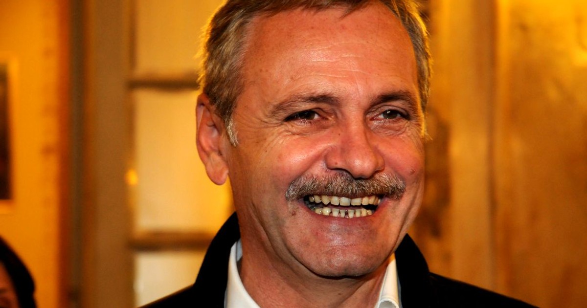 Dragnea, despre prestația lui Iohannis la ședinta PNL. Liviu Dragnea, zâmbind cu gura până la urechi