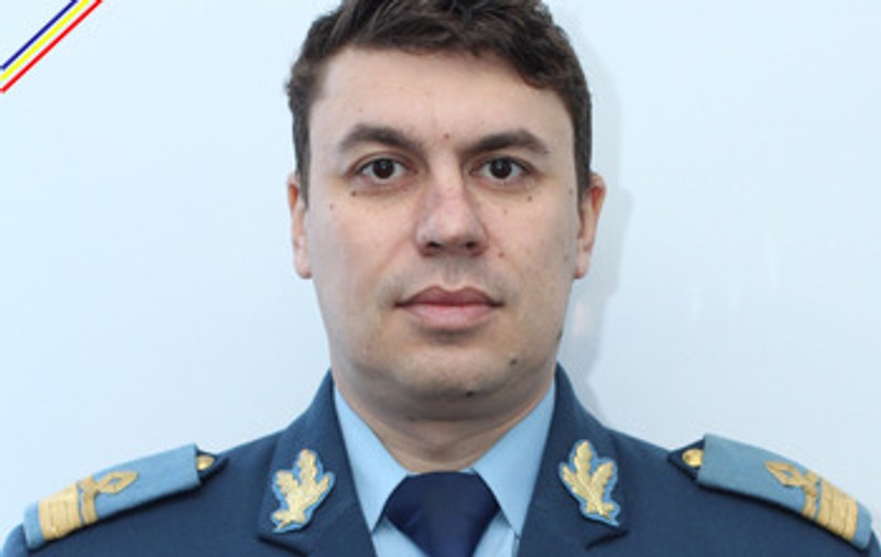 Pilotul erou Florin Rotaru nu a apucat nici măcar să-și boteze copilul. A salvat 4.000 de oameni știind că nu-l va mai vedea niciodată. Declarațiile emoționante ale fratelui său