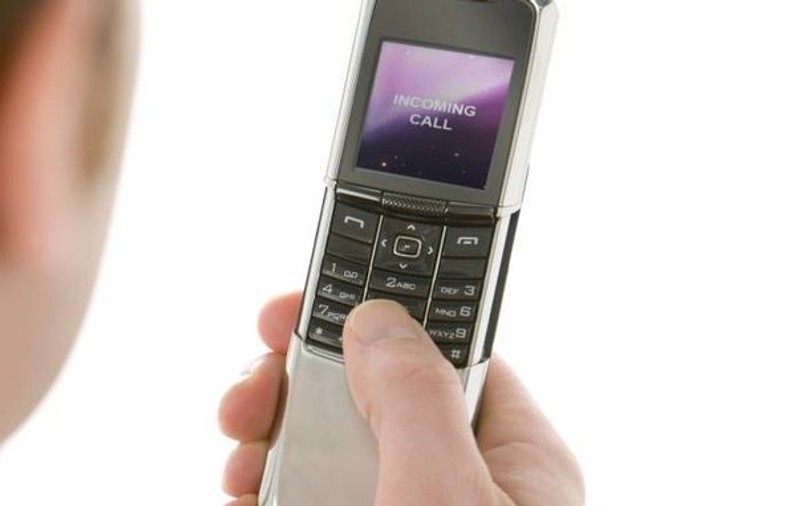 Te deranjează sunetul de apel al telefoanelor "vecinilor"? Ai grijă, îţi poate afecta creierul!