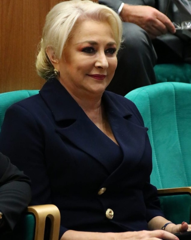 O nouă gafă a premierului, la Craiova: Dăncilă a vorbit despre "deconcesionarea" în loc de "descongestionarea traficului"/ GALERIE FOTO