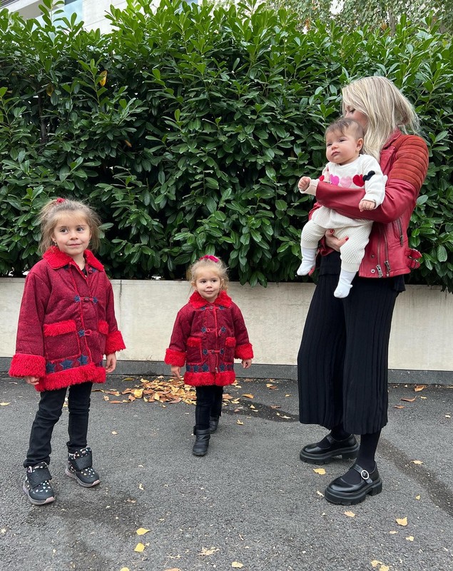 Laura Cosoi și-a luat fetița, pe micuța Lara, și a plecat de acasă. Anunțul făcut de actriță. „Îmi este atât de dor de Rita și de Vera”