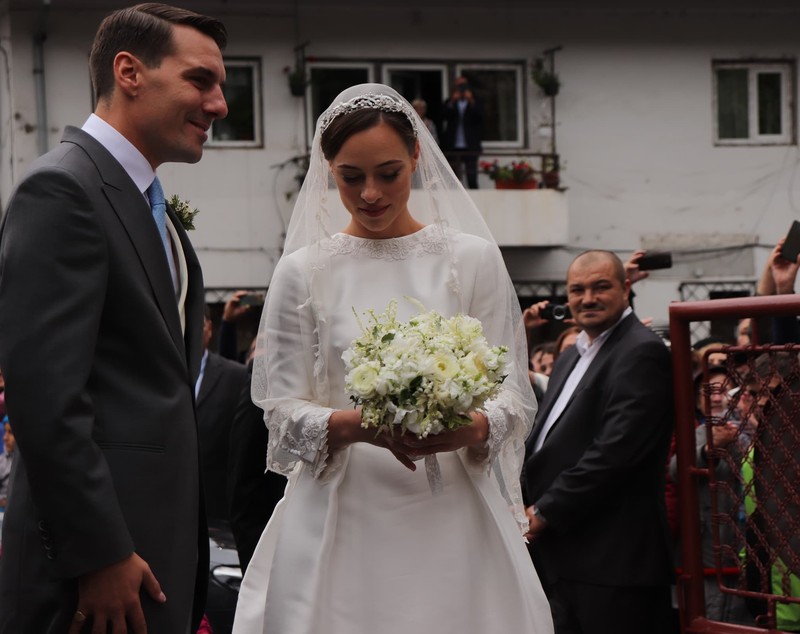 Rochia Alinei Binder, inspirată de cea a Principesei Ileana, care s-a căsătorit tot la Sinaia, acum 87 de ani
