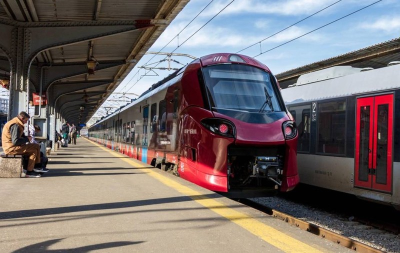 Rută nouă între București și Timișoara, pe care vor circula trenuri noi, din martie. Trenurile vor trece prin cinci orașe, printre care Brașov și Sighișoara