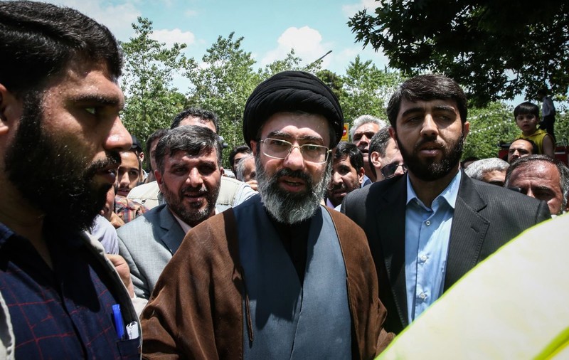 Mojtaba Khamenei a fost rănit în atacul care i-a ucis tatăl, confirmă ambasadorul Iranului în Cipru