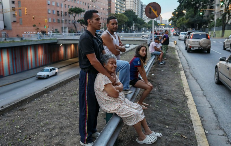 Cutremur cu magnitudinea de 7,3 în Venezuela. Imagini filmate în momentul seismului / VIDEO