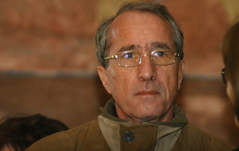 Protectorul echipei de aur a Stelei a ajuns la mâna socrului. Valentin Ceaușescu trăiește într-o vilă oferită de tatăl actualei soții. “El nu a avut niciodată bani mulţi, aşa cum a crezut lumea”