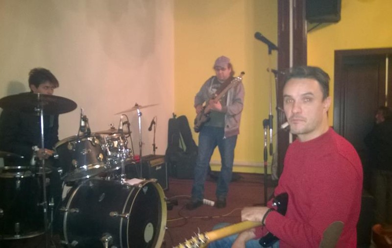 Angel Popescu, ”nea Traian” din Atletico Textila, a fost rocker în adolescență
