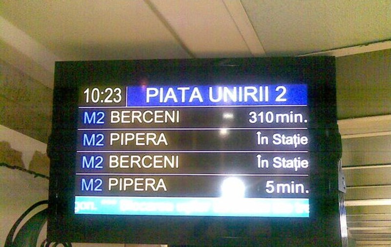 Atenţie se închid uşile! Metroul mai vine peste... cinci ore!