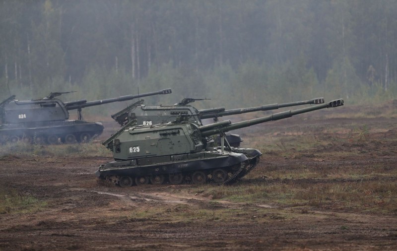 Noi temeri de conflict: Rusia trimite alți militari spre granița ucraineană, în vreme ce Kievul primește arme antitanc din UK