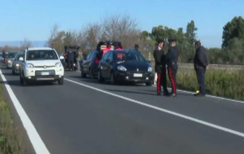 Un român din Italia a fost spulberat de o mașină și lăsat să moară pe câmp!