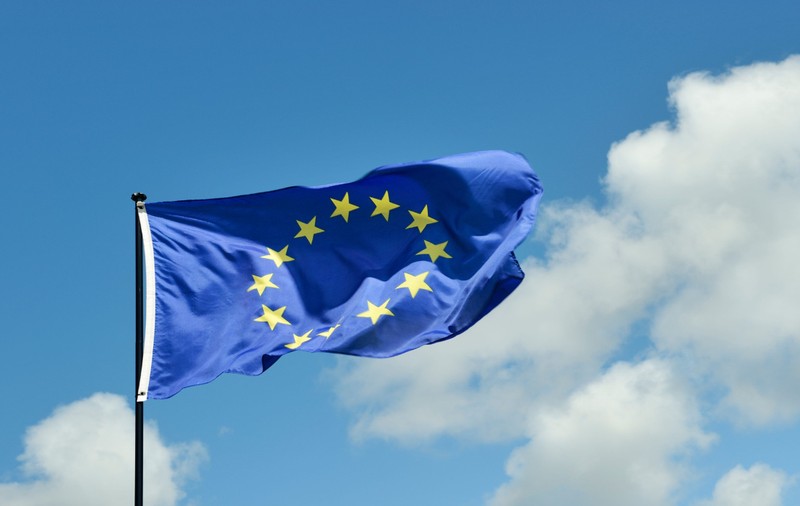 Orașul european care este la un pas de dezastru: oameni împușcați pe străzi și o datorie de 14 miliarde de euro