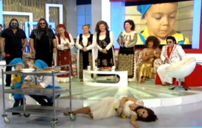 Andra "A LEŞINAT" ÎN DIRECT, la Măruţă! Fiul ei a lăsat-o FĂRĂ CUVINTE, cu o prăjitură | VIDEO