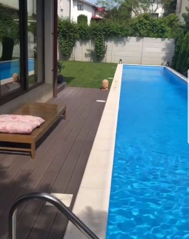 Imagini cu casa în care Ștefan Bănică și Lavinia Pîrva locuiesc. Au piscină și o curte impresionantă