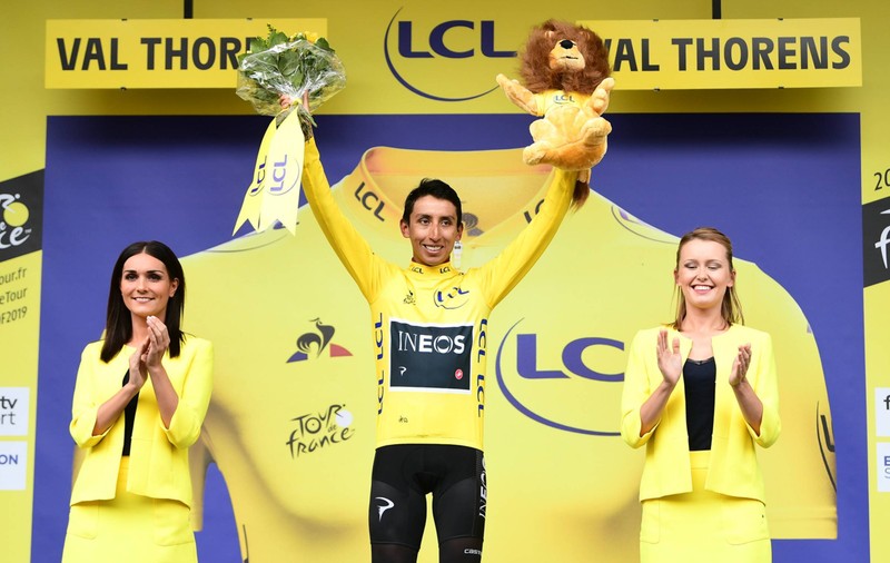 UPDATE: Egan Bernal, fost câștigător în Turul Bihorului și Turul Sibiului, primul columbian care triumfă în Turul Franței!