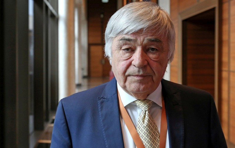 Unul dintre cei mai mari fermieri din România cere stoparea importurilor de lapte din Ungaria: „Dacă vine febra aftoasă, nu o mai oprim”